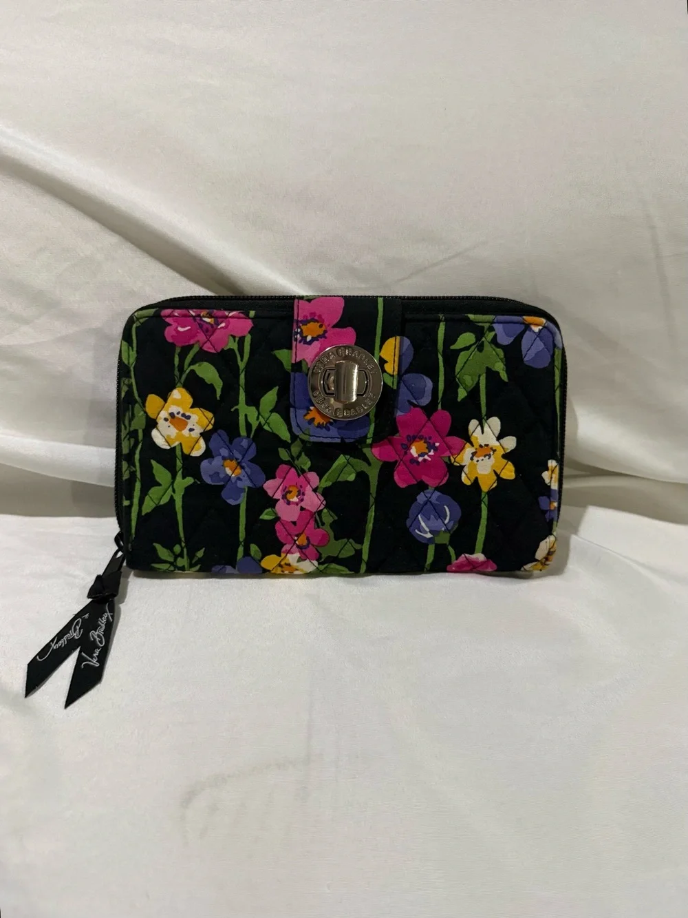 NWOT Vera Bradley Turn Lock Wallet Wildflower Garden